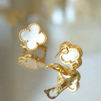 [Aethel]CLOVER MEDIUM 1 MOTIFS  WHITE MOP STUD EARRINGS