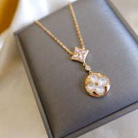 [Aethel]STAR AND SUN WHITE MOP 2 MOTIF PINK GOLD NECKLACE